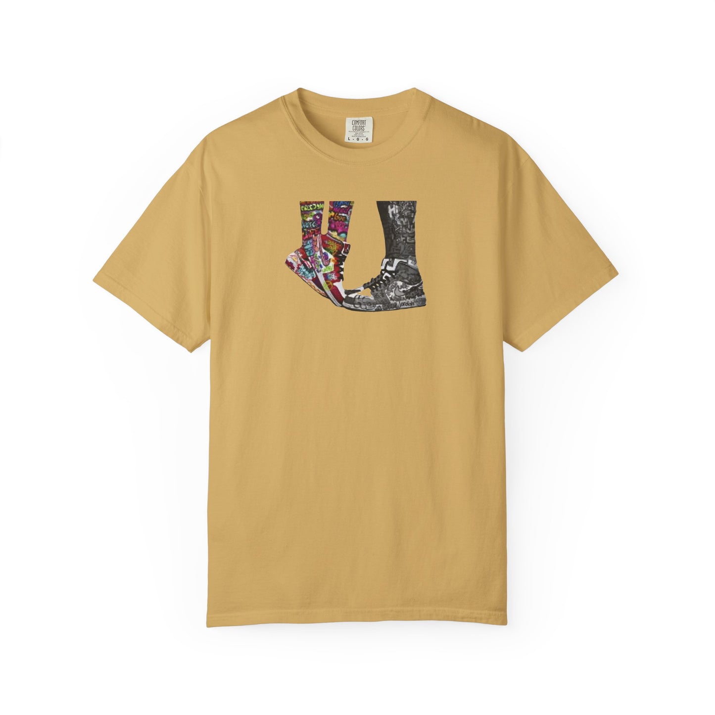 "Tippy Toe Kiss" tee | Stylish & comfortable with cool tee design for men & women.