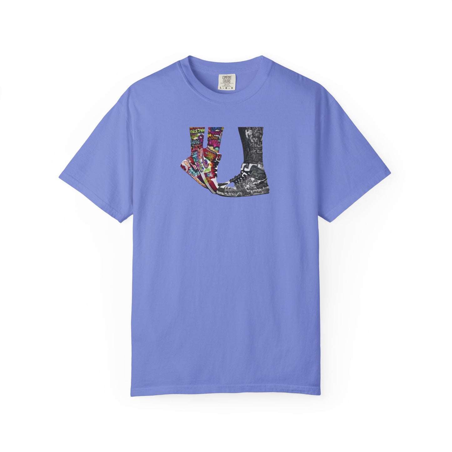 "Tippy Toe Kiss" tee | Stylish & comfortable with cool tee design for men & women.
