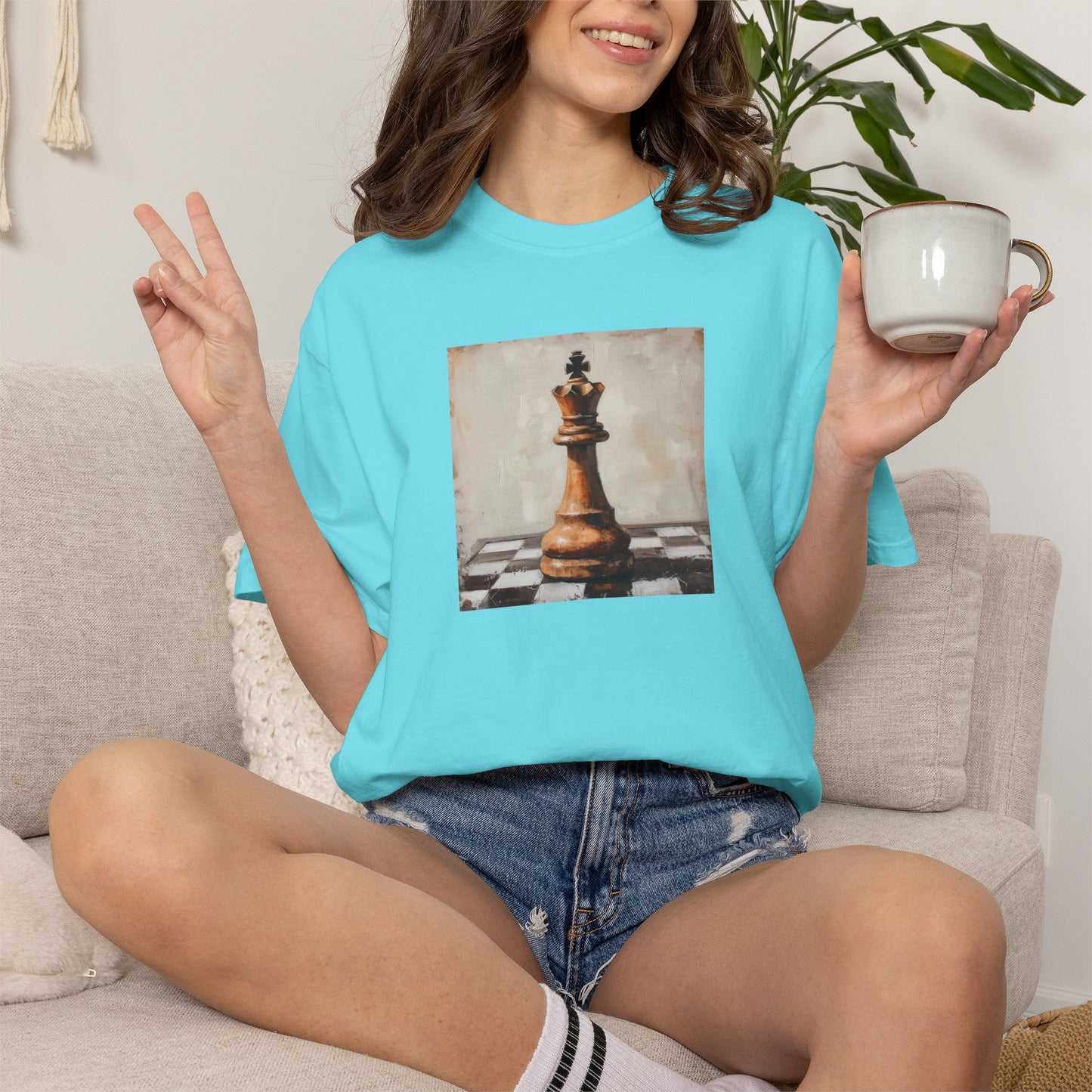 "Chess King" tee | Stylish & comfortable wit h cool tee design for men & women.