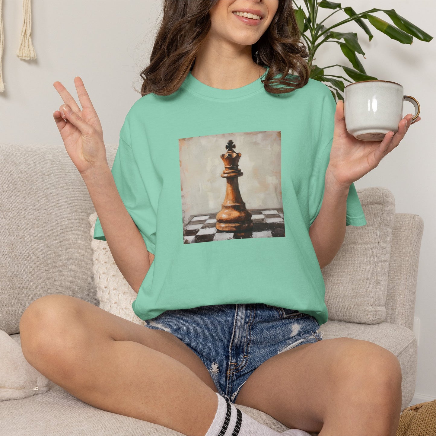 "Chess King" tee | Stylish & comfortable wit h cool tee design for men & women.